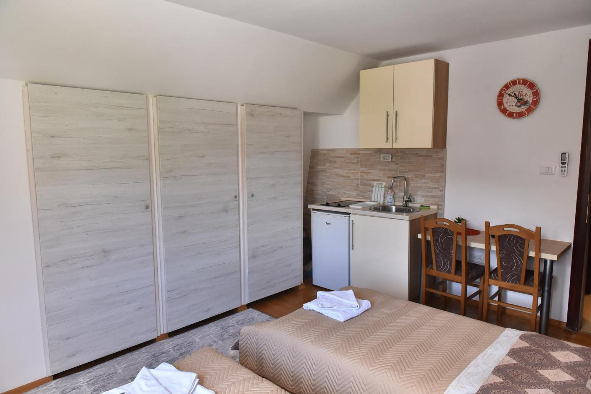 Apartments Ravno Plužine Pokój zdjęcie
